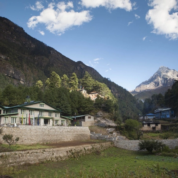 Mounta Lodge Monjo 2