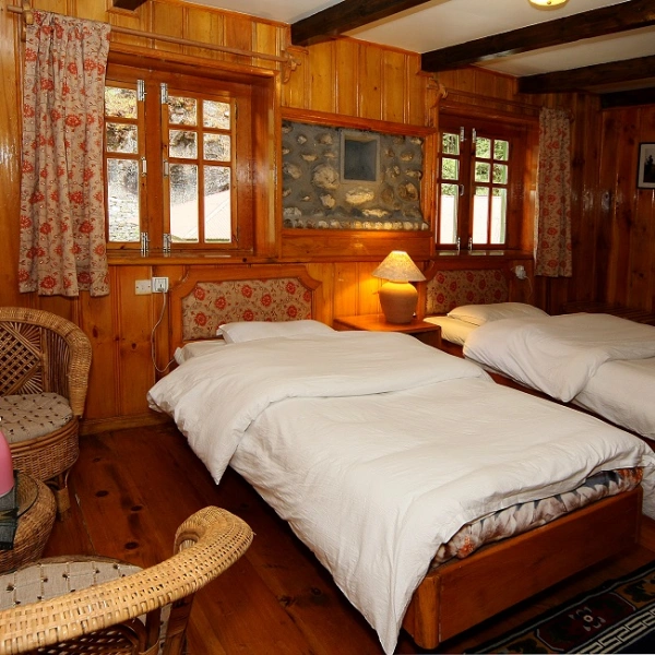 R2 Phakding Twinroom