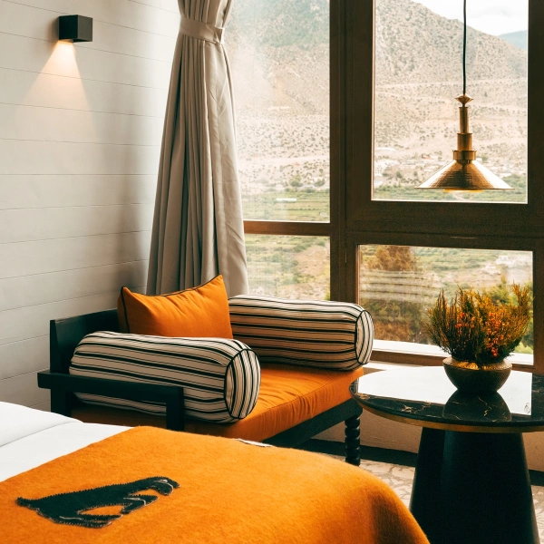 Shinta Mani Mustang 6 