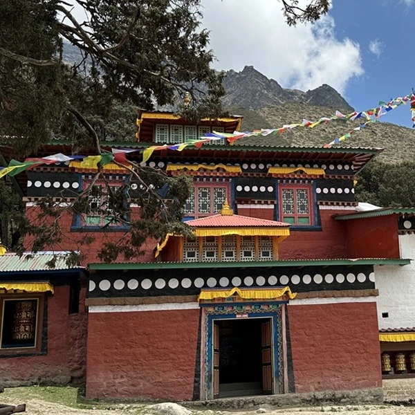Khumjung Village Essential Stop on Luxury Everest Treks