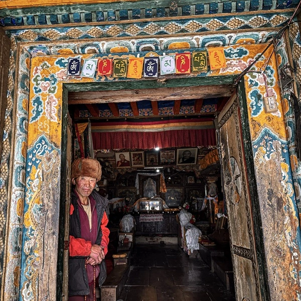 Manaslu Circuit Luxury Trek