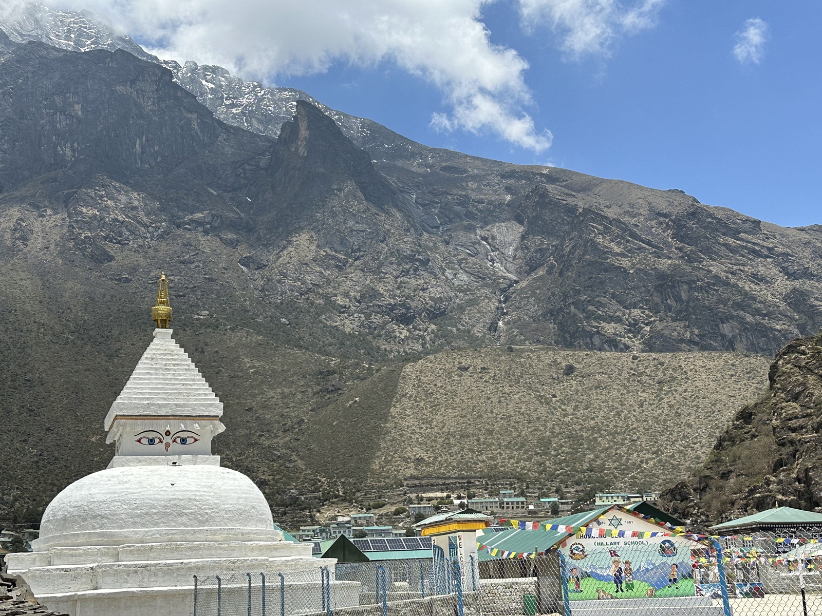 Khumjung Village Essential Stop on Luxury Everest Treks