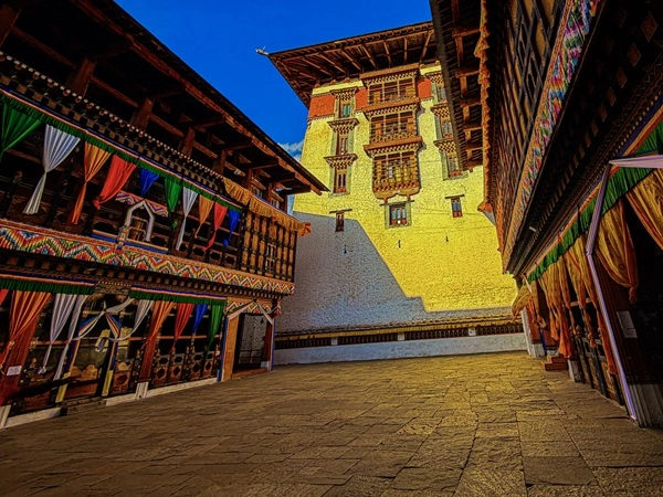 Lhasa to Kathmandu Overland Tour with Everest Base Camp